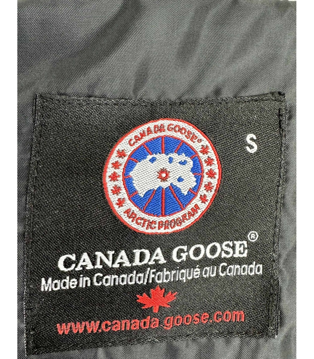 Светло-серый пуховик Canada Goose 241-32 Светло-серый пуховик Canada Goose 241-32